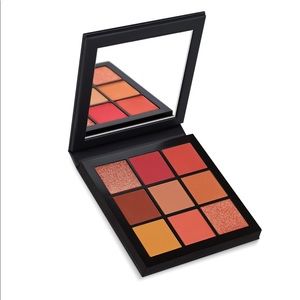 Huda beauty coral obsessions palette